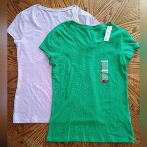 NWT 2 Scoop Neck Short Sleeve Tees - No Boundaries - Green and Lavender